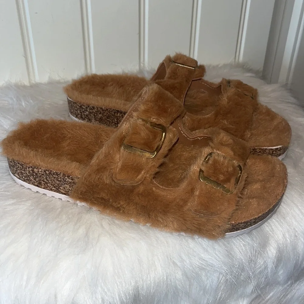 OLIVIA Miller Womens Stephy Furry Casual Slide Sandals teddy bear Tan size 9